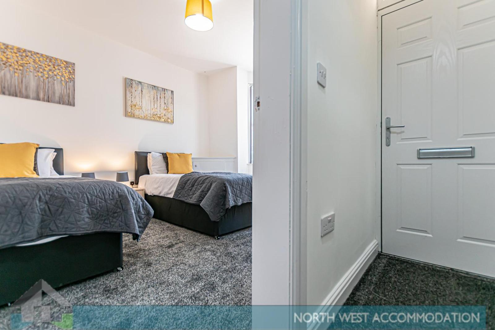 Wellfield Serviced Accommodation Warrington Exteriör bild