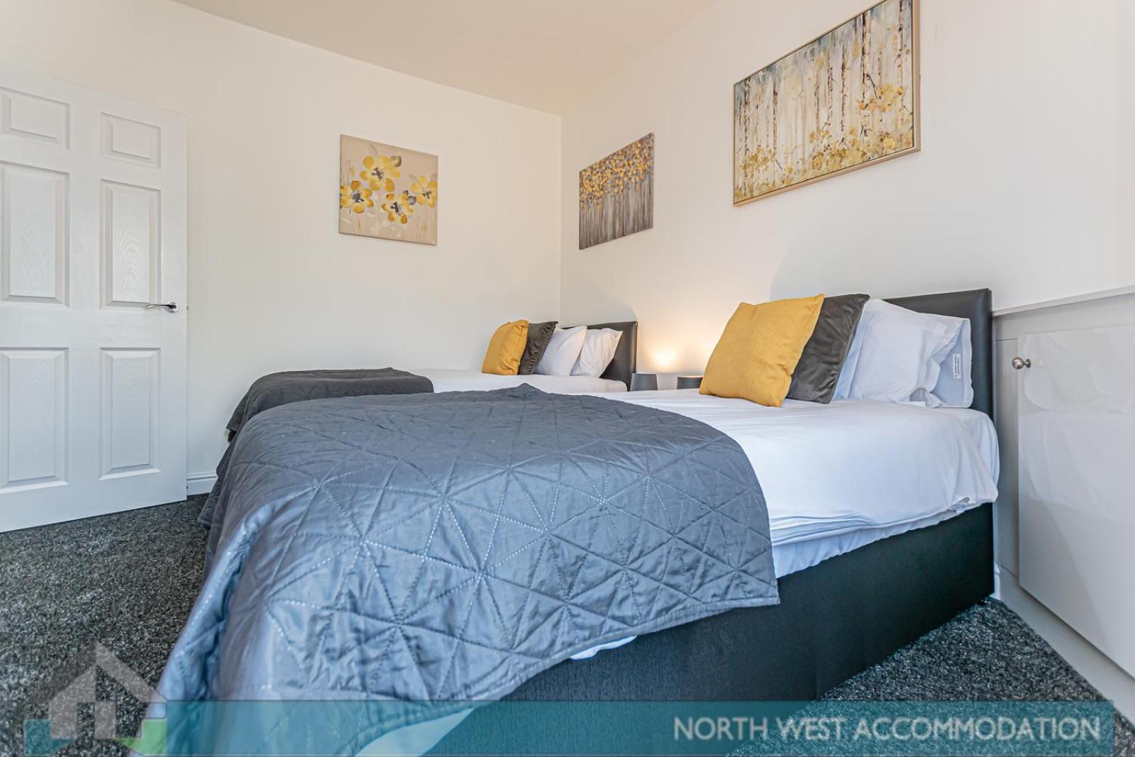 Wellfield Serviced Accommodation Warrington Exteriör bild